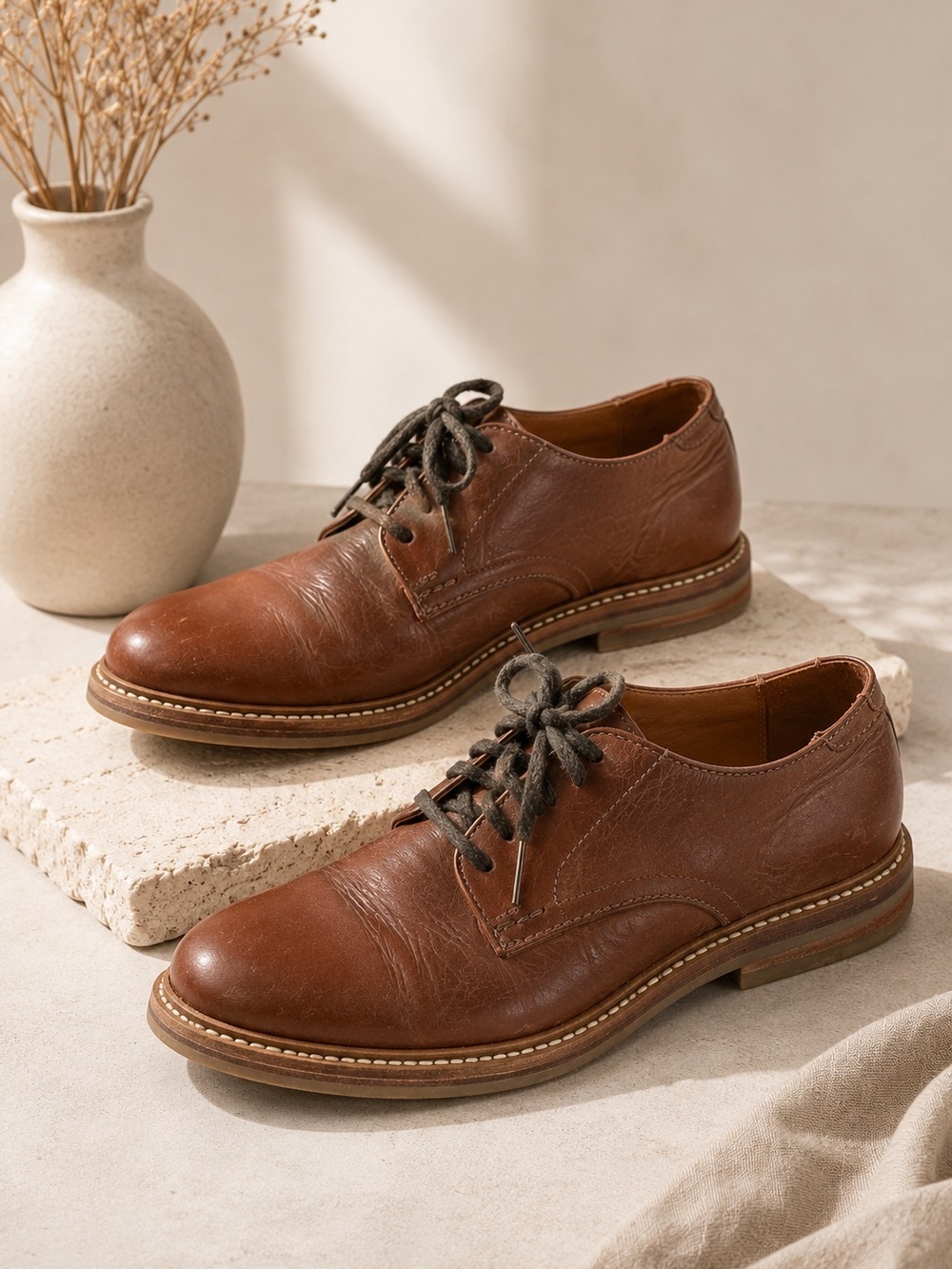 FRYE Men's Oxford Shoes
Brown Leather Made in Mexico. US Size 9 D